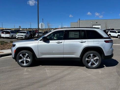 New 2026 Jeep Grand Cherokee Limited w/ Trailer Tow Package AWD/4WD image 2