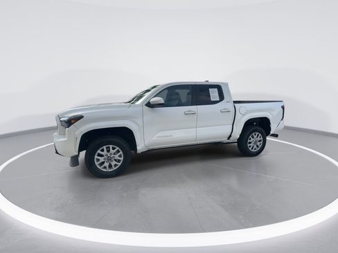 Used 2024 Toyota Tacoma SR5 image 5
