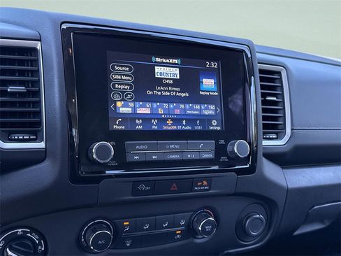 Used 2024 Nissan Frontier SV image 29