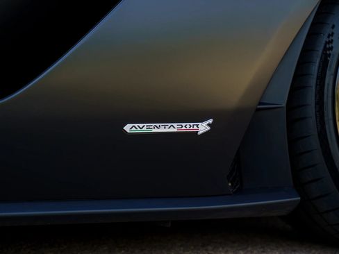 Used 2017 Lamborghini Aventador S AWD/4WD image 40