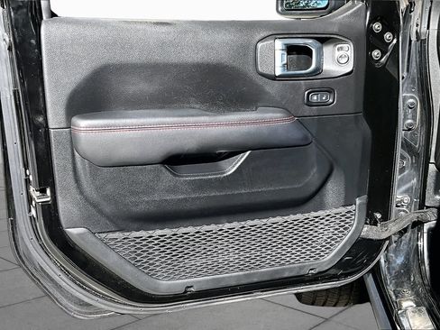 Used 2021 Jeep Wrangler Unlimited Rubicon AWD/4WD image 22