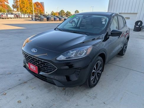 Used 2022 Ford Escape SE w/ SE Sport Appearance Package image 33