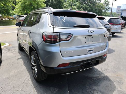 Used 2023 Jeep Compass Limited w/ Elite Group AWD/4WD image 4