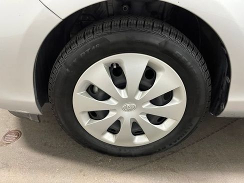 Used 2014 Toyota Prius C One FWD image 28