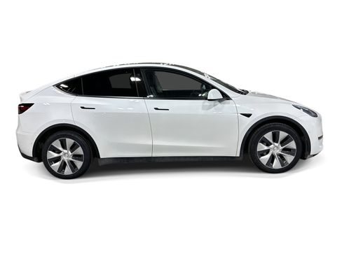 Certified 2021 Tesla Model Y Long Range AWD/4WD image 7
