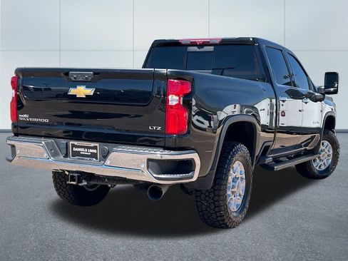 Used 2024 Chevrolet Silverado 2500 LTZ w/ LTZ Convenience Package AWD/4WD image 2