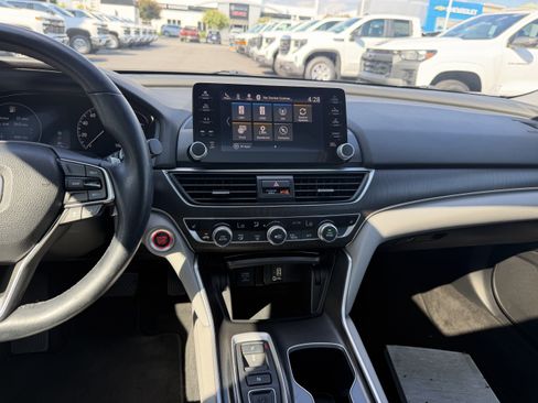 Used 2018 Honda Accord EX-L image 31