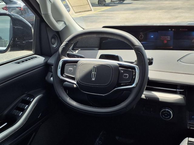 New 2025 Lincoln Navigator Reserve AWD/4WD image 10
