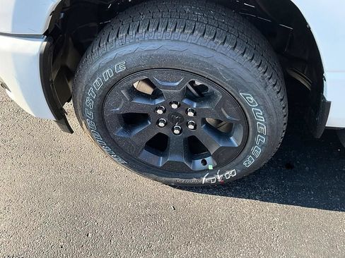 New 2026 RAM 1500 Express AWD/4WD image 10