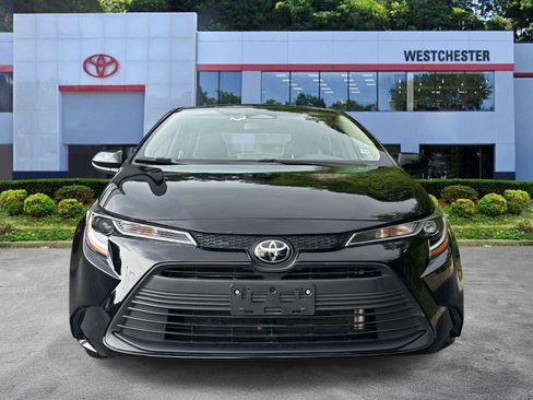 Used 2023 Toyota Corolla LE w/ LE Convenience Package FWD image 2