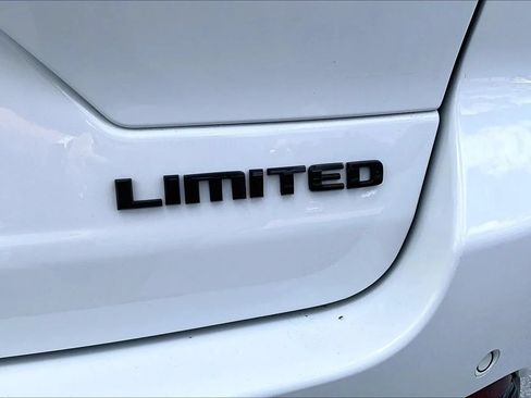 Used 2023 Jeep Grand Cherokee Limited w/ Black Appearance Package RWD image 32