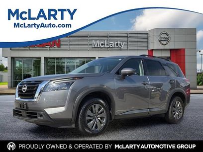 Used 2024 Nissan Pathfinder SV