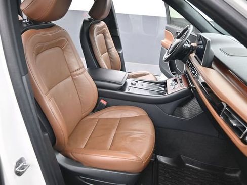 Used 2022 Lincoln Aviator Reserve w/ Elements Package Plus RWD image 27