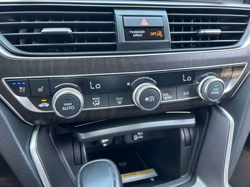 Used 2018 Honda Accord Touring image 30