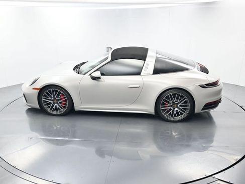 Certified 2021 Porsche 911 Targa 4S image 32