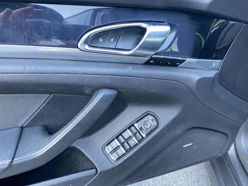 Used 2016 Porsche Panamera image 38