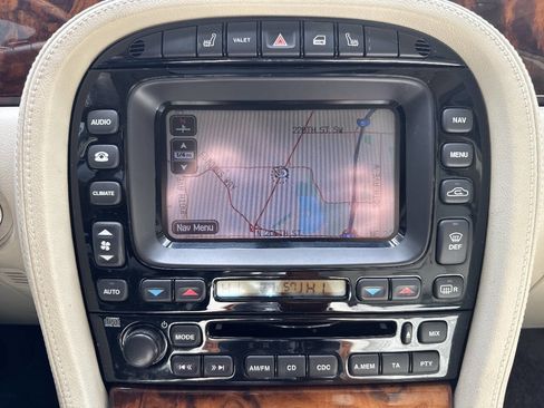 Used 2005 Jaguar XJ Vanden Plas RWD image 36
