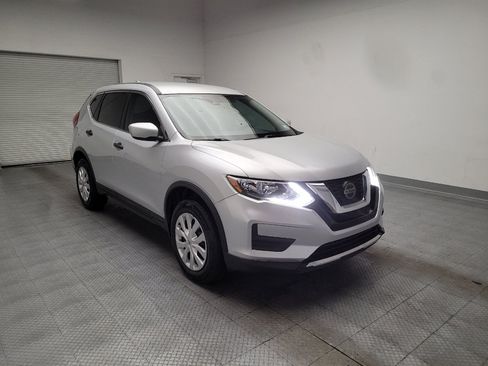 Used 2020 Nissan Rogue S FWD image 13
