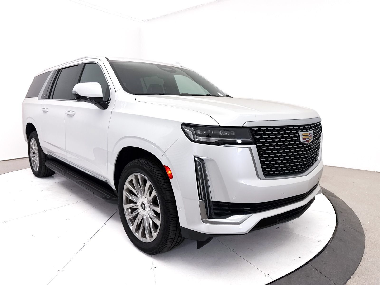 Used 2021 Cadillac Escalade ESV Premium Luxury AWD/4WD image 15
