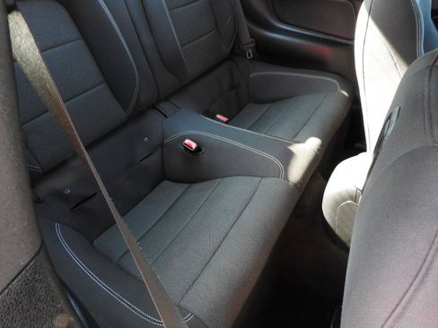 Used 2017 Ford Mustang Coupe RWD image 8