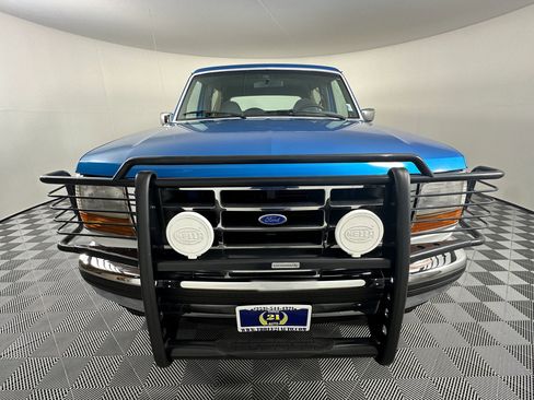 Used 1994 Ford Bronco Sport Utility 2D image 3