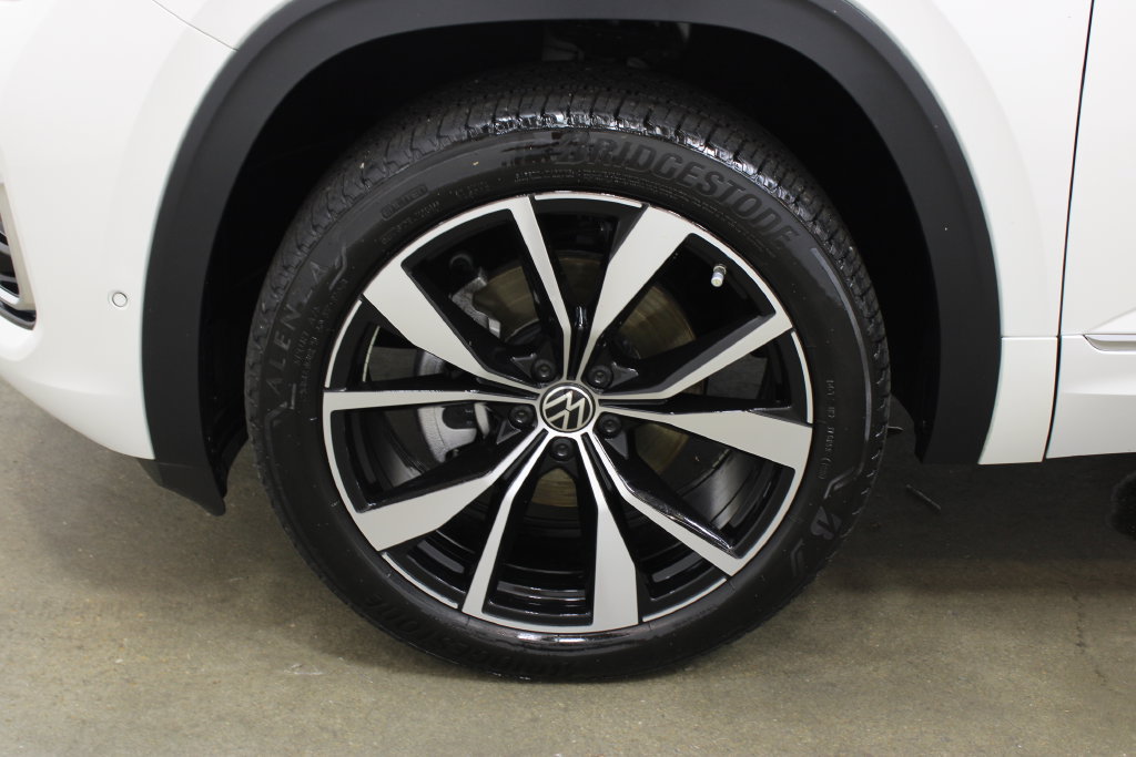 Used 2025 Volkswagen Atlas SEL Premium R-Line AWD/4WD image 31