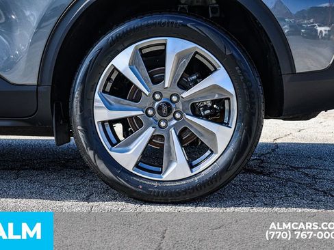 Used 2025 Ford Escape Platinum image 17