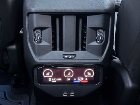 Used 2025 BMW X3 xDrive30i w/ Premium Package image 29