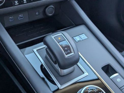 New 2025 Mitsubishi Outlander SE image 15