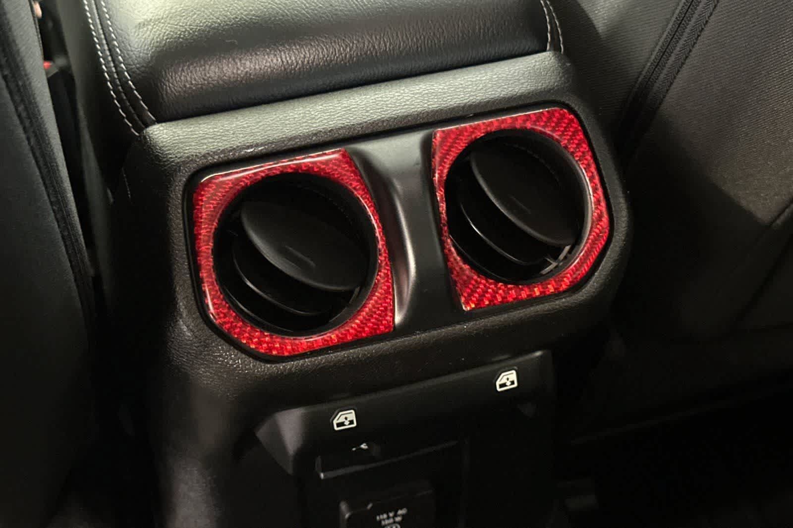 Used 2018 Jeep Wrangler Unlimited Sahara AWD/4WD image 14
