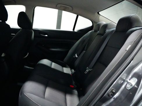 Used 2021 Nissan Altima 2.5 SV image 18