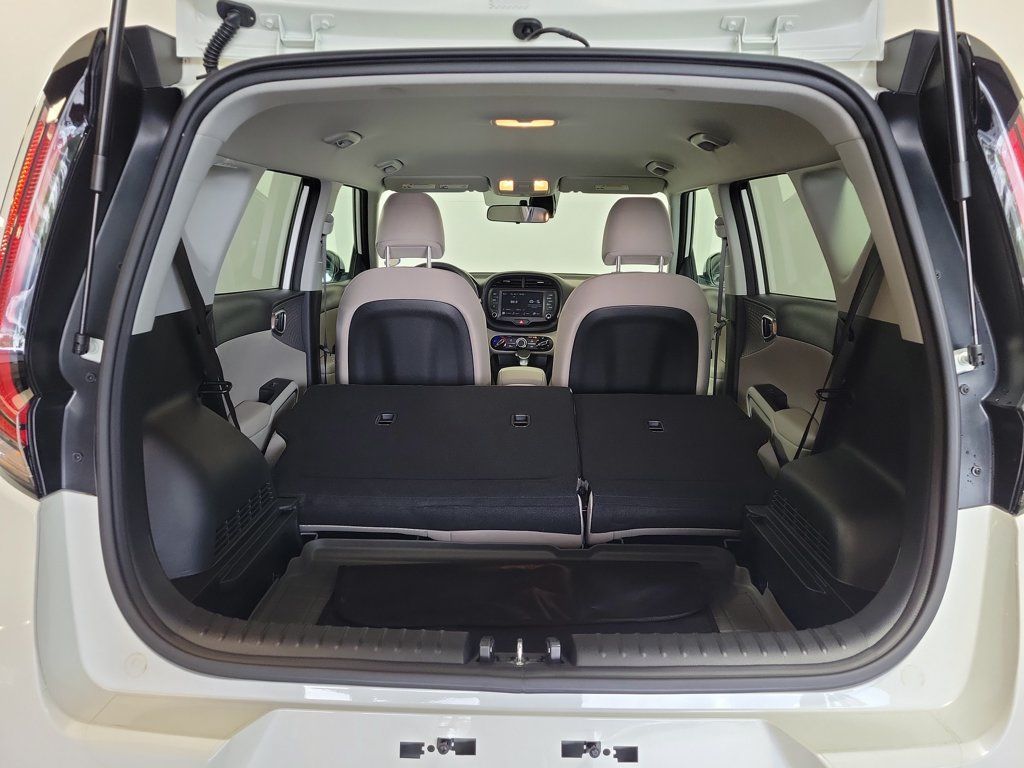 Used 2023 Kia Soul LX FWD image 29