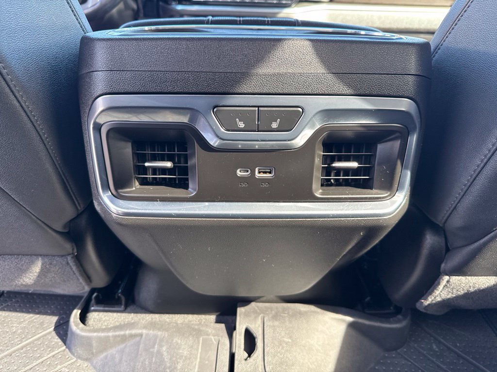 Used 2025 Chevrolet Silverado 1500 High Country AWD/4WD image 24