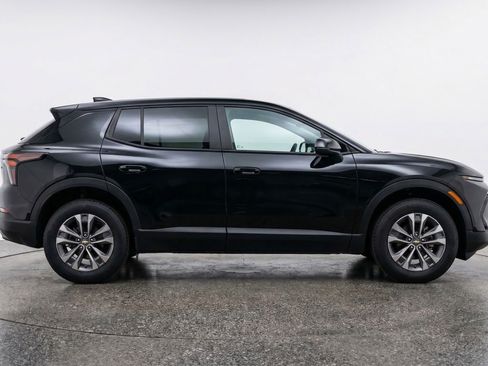 Used 2025 Chevrolet Equinox LT image 11