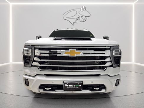 Used 2026 Chevrolet Silverado 2500 High Country w/ Technology Package AWD/4WD image 10