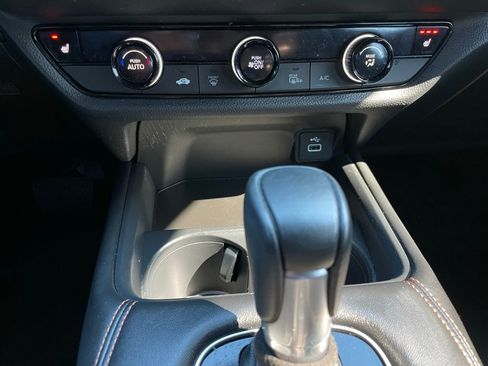 Certified 2025 Honda HR-V Sport image 17