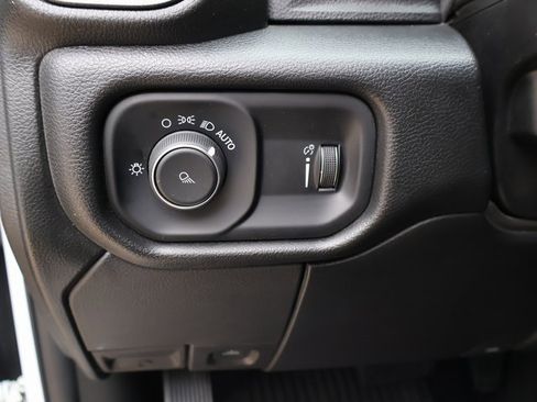 Used 2024 RAM 2500 Tradesman w/ Chrome Appearance Group image 24