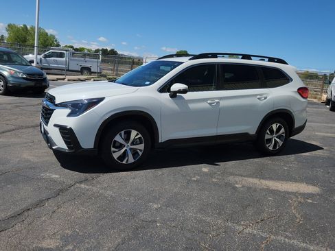 Used 2023 Subaru Ascent Premium w/ Convenience Package AWD/4WD image 4