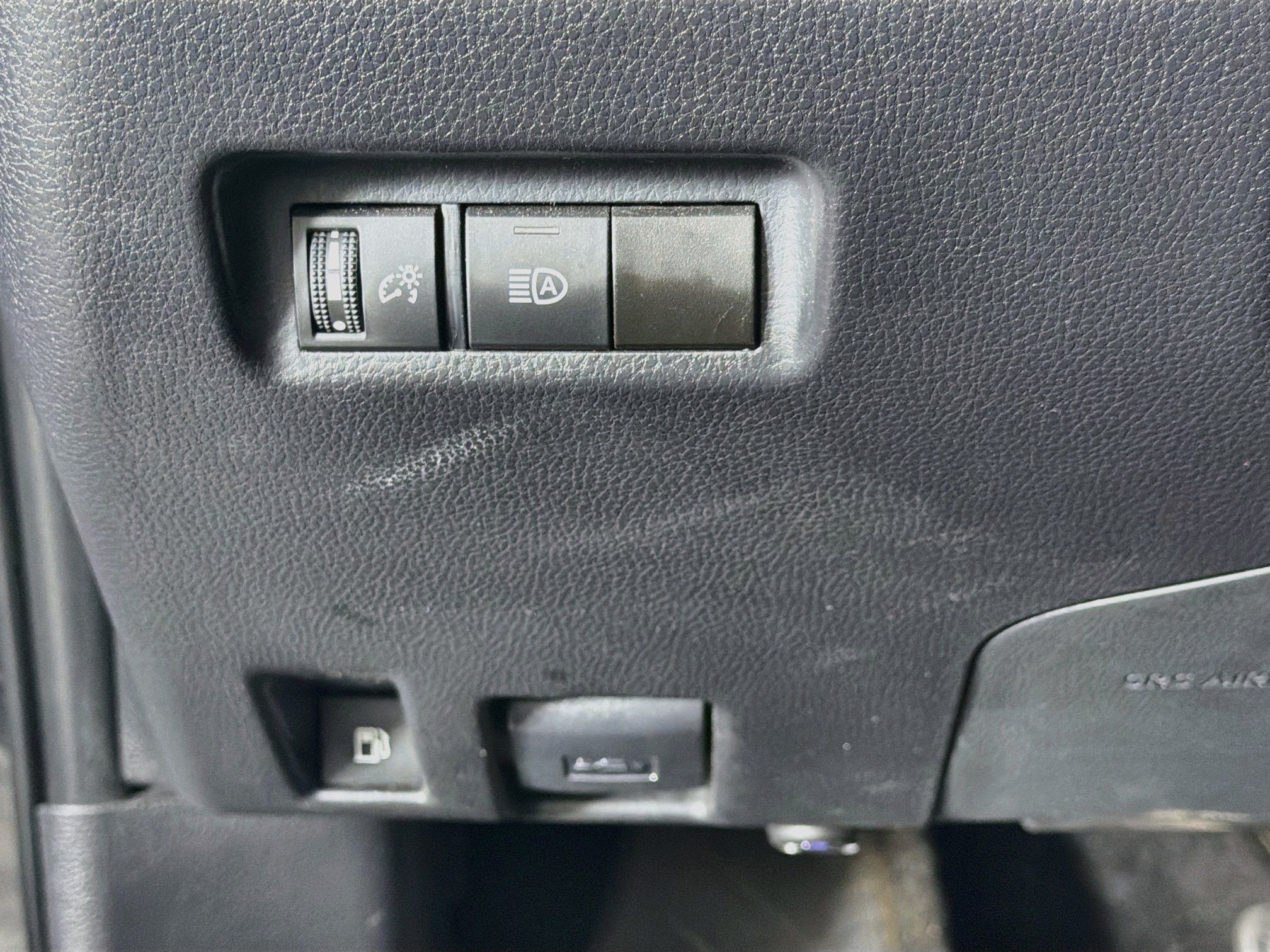 Used 2024 Toyota RAV4 LE AWD/4WD image 17
