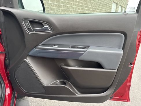 Used 2018 Chevrolet Colorado Z71 AWD/4WD image 35