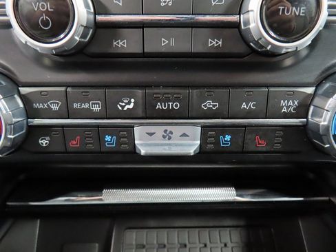 Used 2023 Ford F150 Lariat w/ Equipment Group 502A High image 56