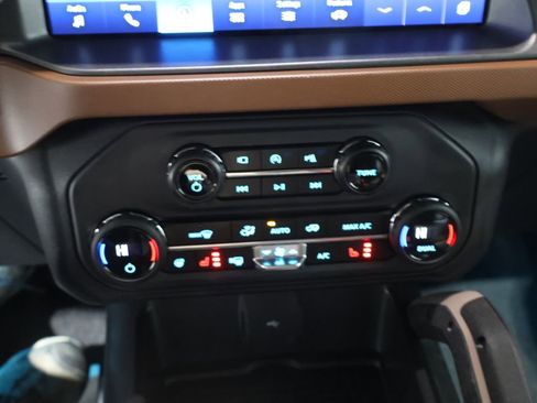 Used 2024 Ford Bronco Outer Banks image 29