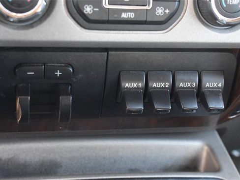 Used 2015 Ford F350 Lariat w/ Chrome Package image 31