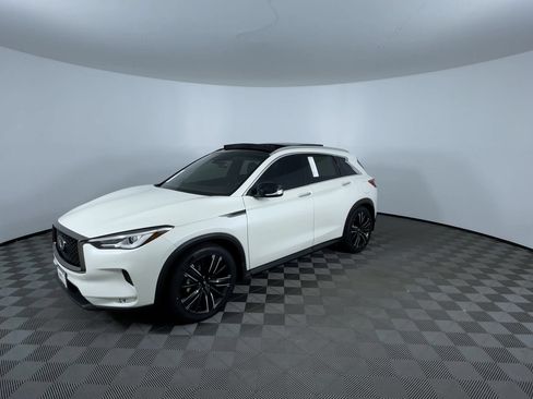 Used 2021 INFINITI QX50 Luxe w/ Appearance Package AWD/4WD image 4