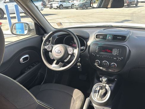 Used 2014 Kia Soul + image 25