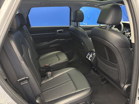 Used 2022 Kia Sorento SX AWD/4WD image 26