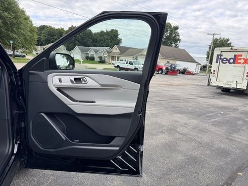 New 2025 Ford Explorer Active w/ Active Comfort Package image 19