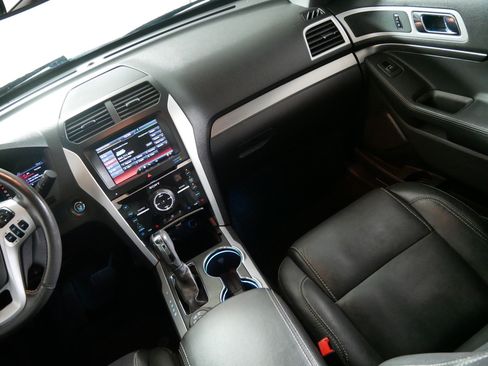 Used 2015 Ford Explorer Sport w/ Equipment Group 401A AWD/4WD image 11