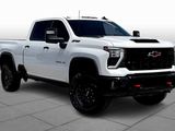 Used 2025 Chevrolet Silverado 2500 ZR2 w/ Technology Package image 2
