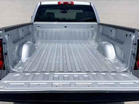 Used 2017 Chevrolet Silverado 1500 LT RWD image 18